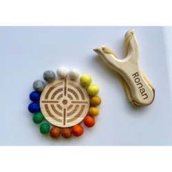 Custom Name Engraved Wooden Slingshot & Target - Eco-Friendly Toy with 16 Felt Balls, Indoor and Outdoor Entertainment, Wool Bal