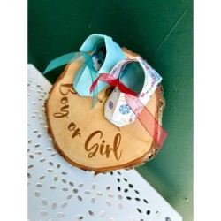 Origami Baby Shoes Double Sided Gender Reveal Birch Wood Slice, It's a Boy/Girl, Birth Gender Announcement Sign, Wooden Disc wit